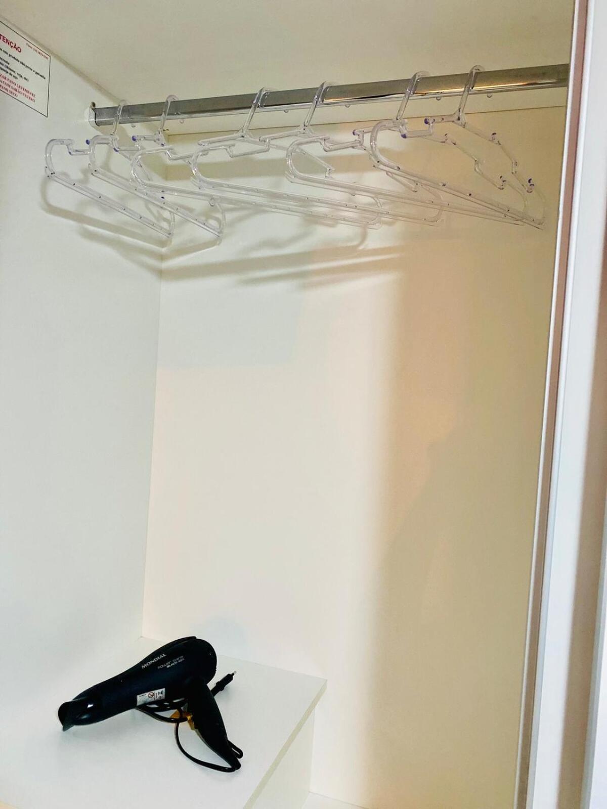 Completo Check-in 14h Checkout 12h Proibido Fumar